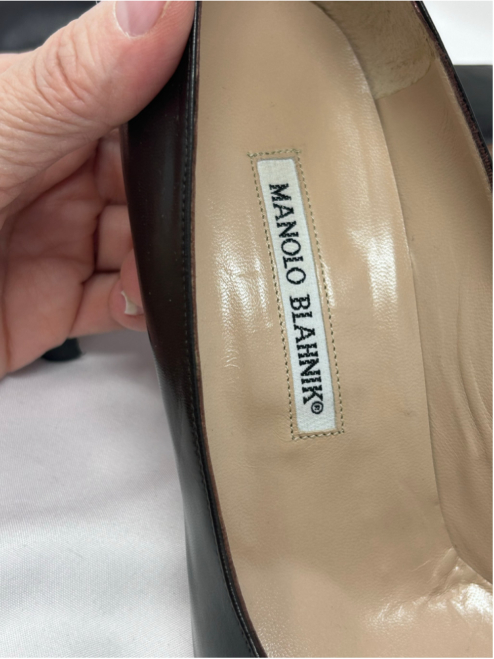 Manolo Blahnik Black Leather Pointed Toe Gold Heel Pumps EU 40 US 9.5 - Picture 8 of 8